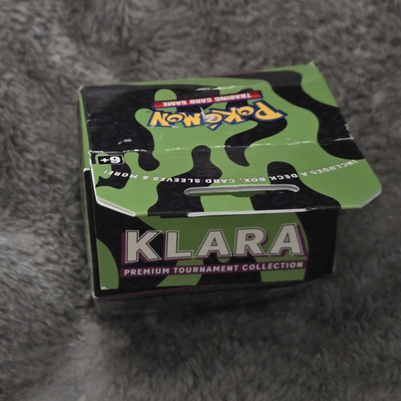 Pokémon TCG "KLARA" Premium Tournament Collection W/ DECK BOX CARD SLEEVES - Picture 2 of 7